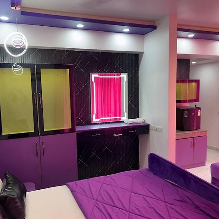Dolphin Inn & Suites Manhattan 러크나우 외부 사진