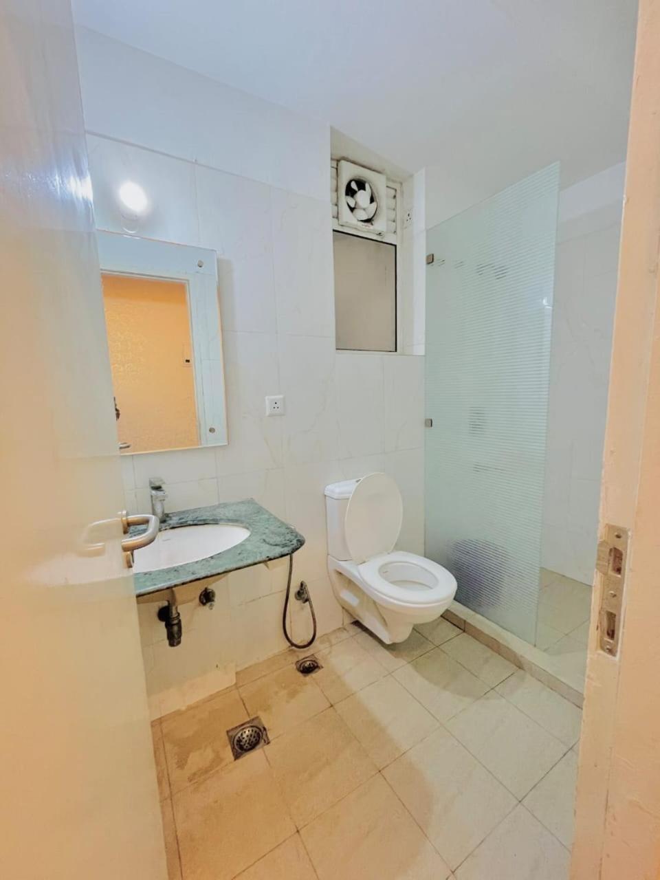 Dolphin Inn & Suites Manhattan 러크나우 외부 사진