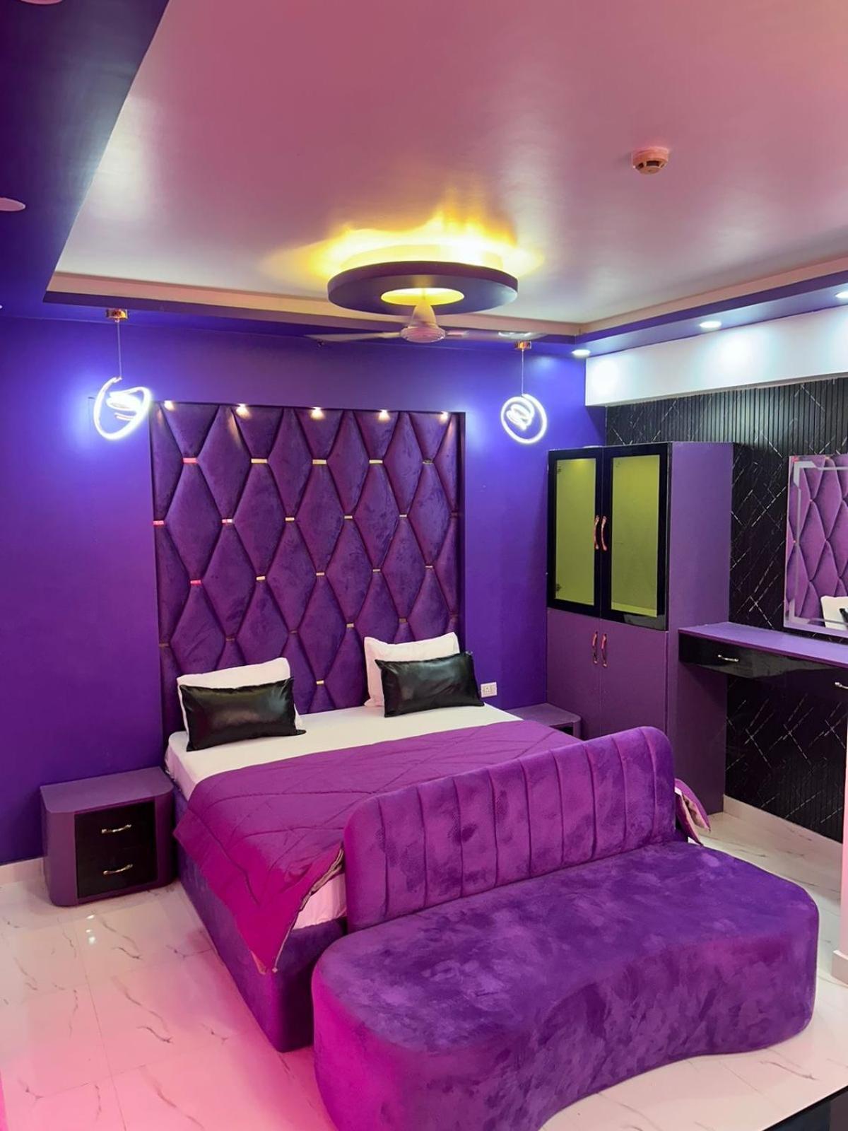 Dolphin Inn & Suites Manhattan 러크나우 외부 사진