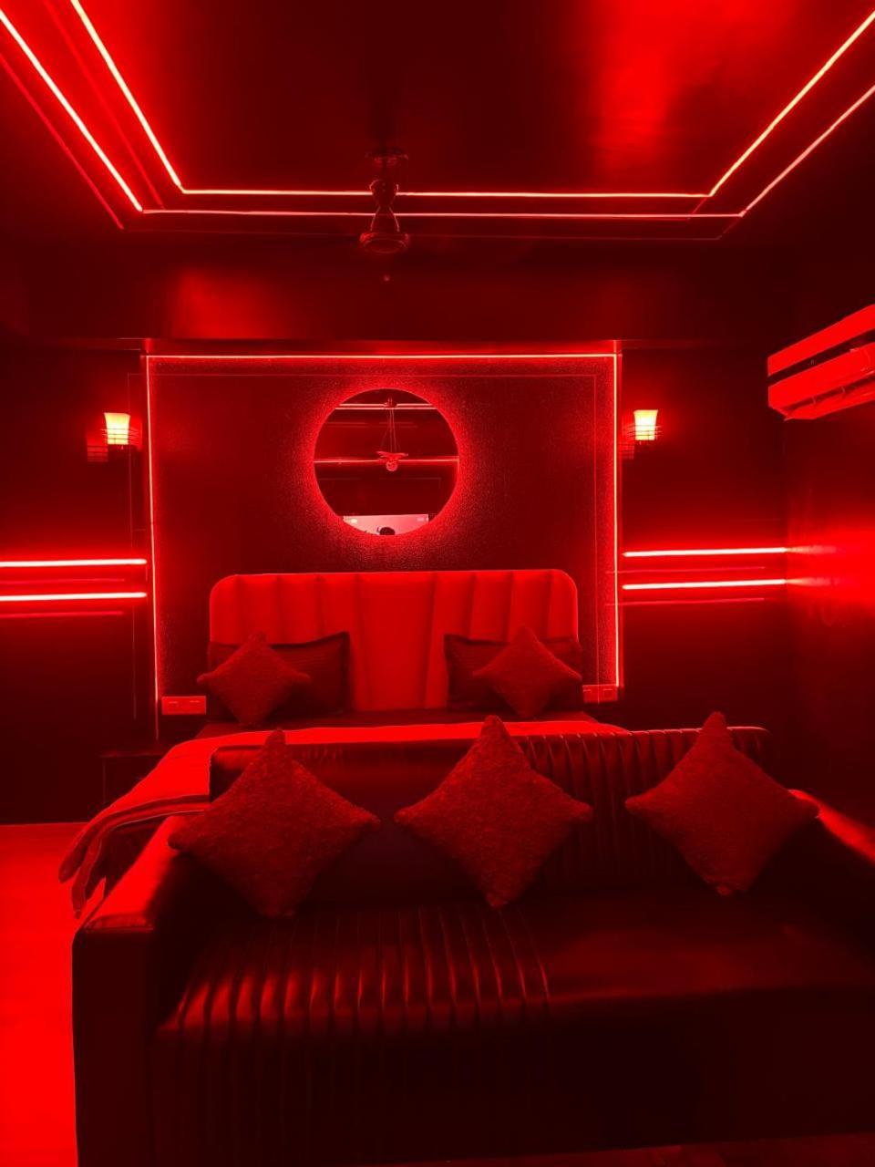 Dolphin Inn & Suites Manhattan 러크나우 외부 사진
