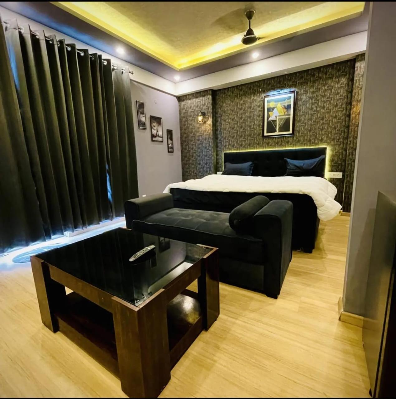 Dolphin Inn & Suites Manhattan 러크나우 외부 사진