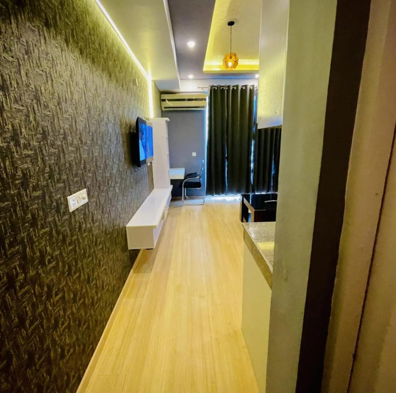 Dolphin Inn & Suites Manhattan 러크나우 외부 사진