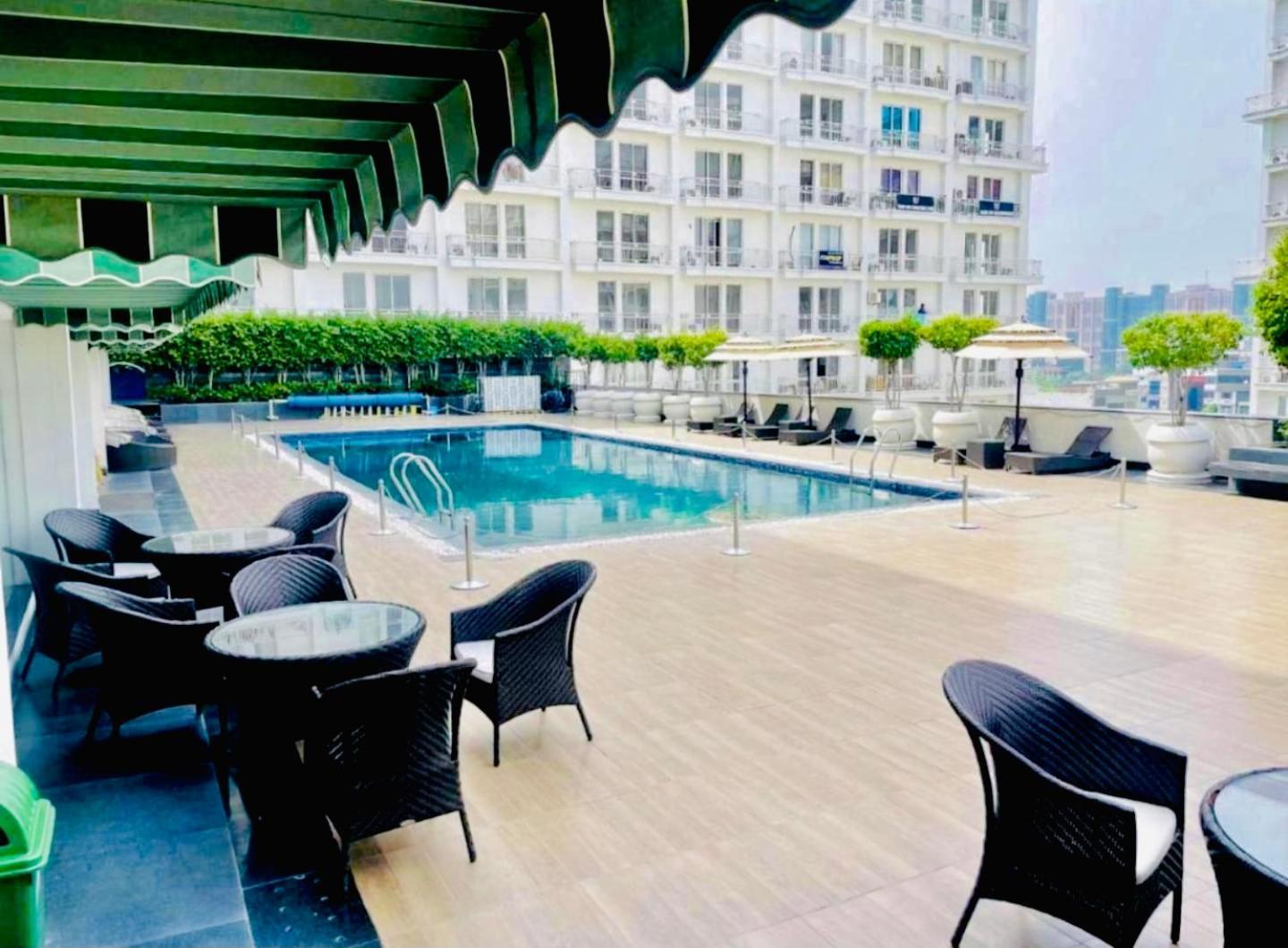 Dolphin Inn & Suites Manhattan 러크나우 외부 사진