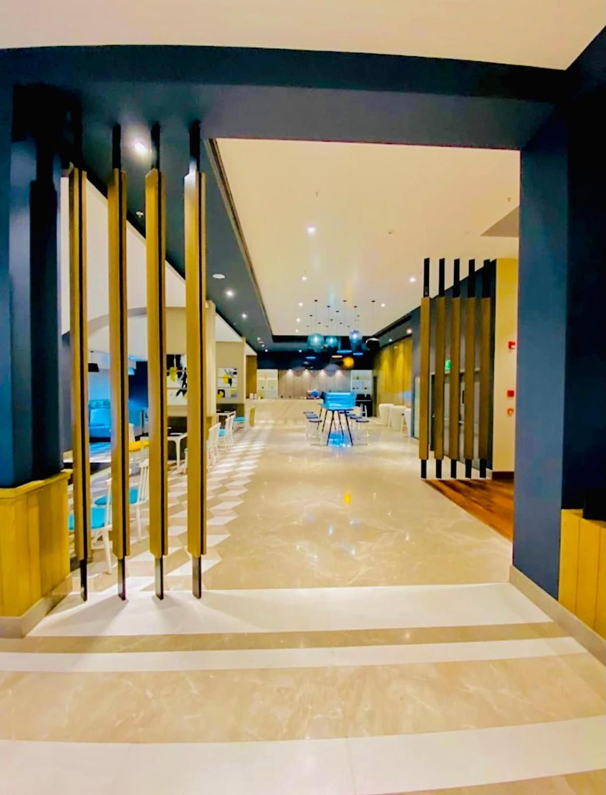 Dolphin Inn & Suites Manhattan 러크나우 외부 사진